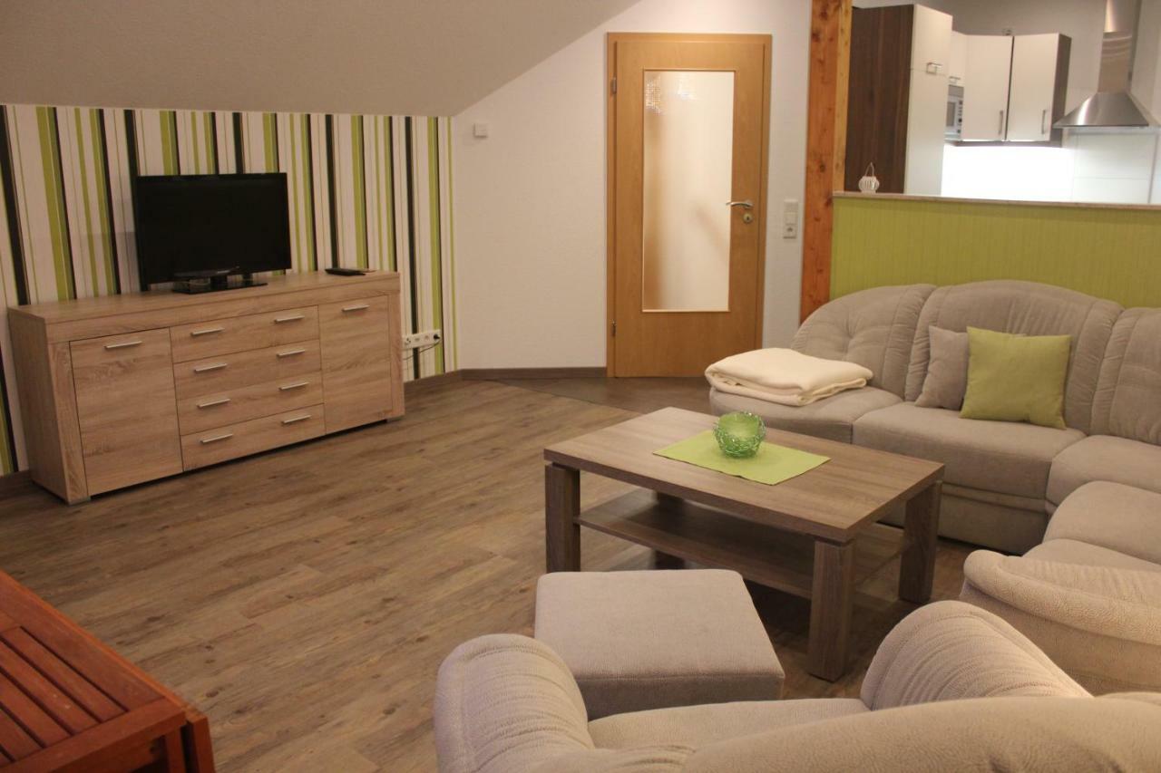 Ferienwohnung Nuessleshof Fambach エクステリア 写真